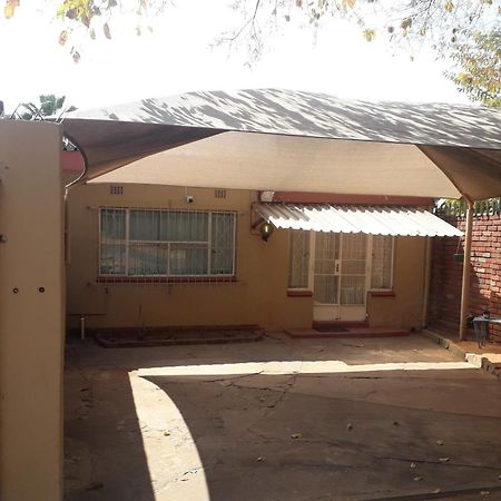 Protea Park Self Catering Guesthouse Rustenburg Exterior photo